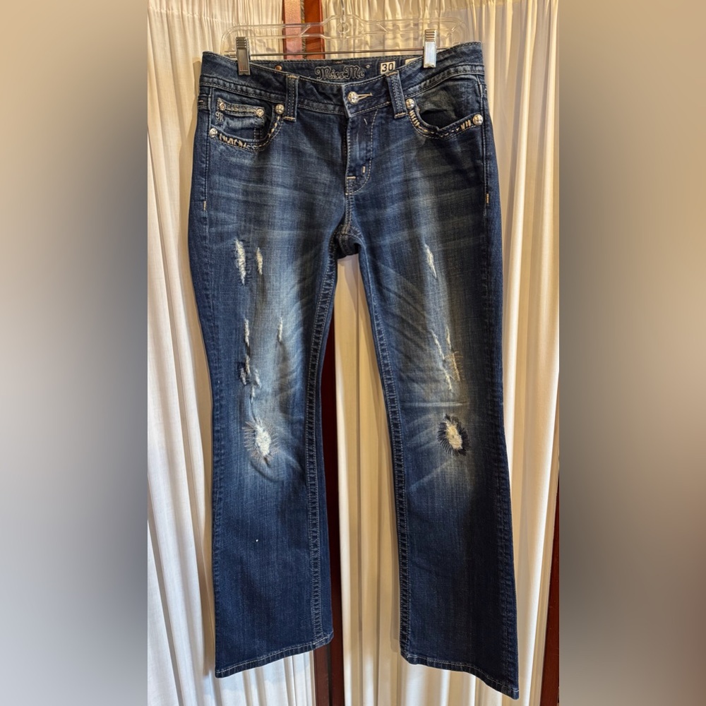 Gorgeous Miss Me Jeans in Unique hard to find Style! Size 30